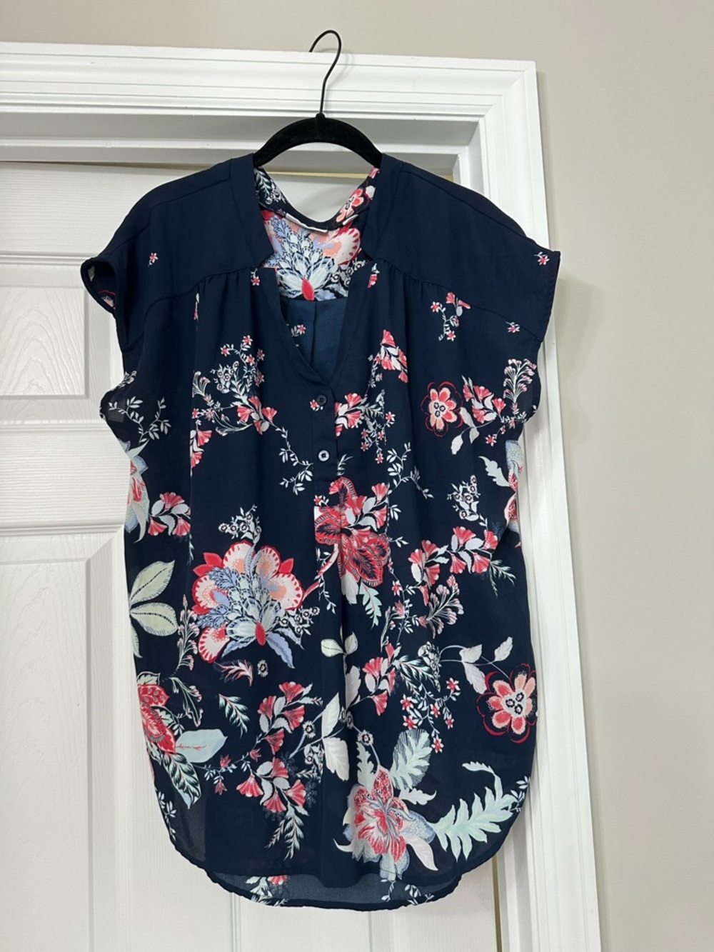 New York & Company Navy Floral Cap-Sleeve Blouse